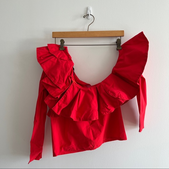 Get Dramatic Red Top - Picture 2 of 6